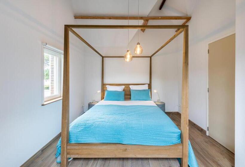 Семейное Студио, B&b Vis à Vis