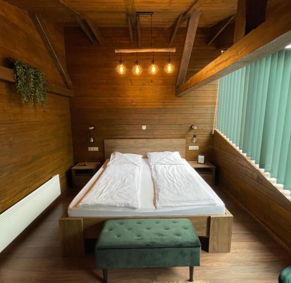 Номер Deluxe Кровать Кинг, Hétvezér Panzió