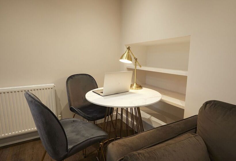 Студия Superior, Three Cranes Serviced Apartments