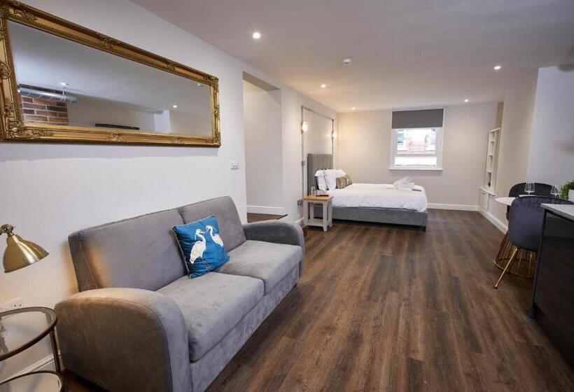 Студия Superior, Three Cranes Serviced Apartments