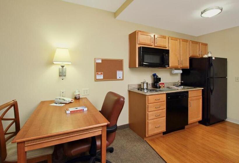 Люкс Кровать Кинг, Candlewood Suites Norfolk Airport, An Ihg