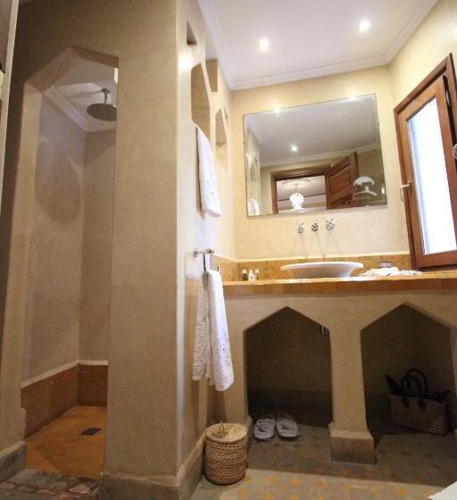 Quarto Estandar, Dar Chams Tanja