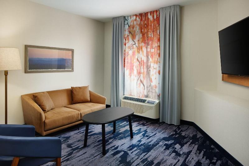 Люкс Кровать Кинг, Fairfield Inn & Suites Worcester Auburn