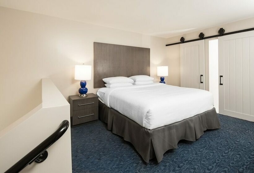 Люкс, Renovo Des Moines Urbandale,tapestry Collection Hilton