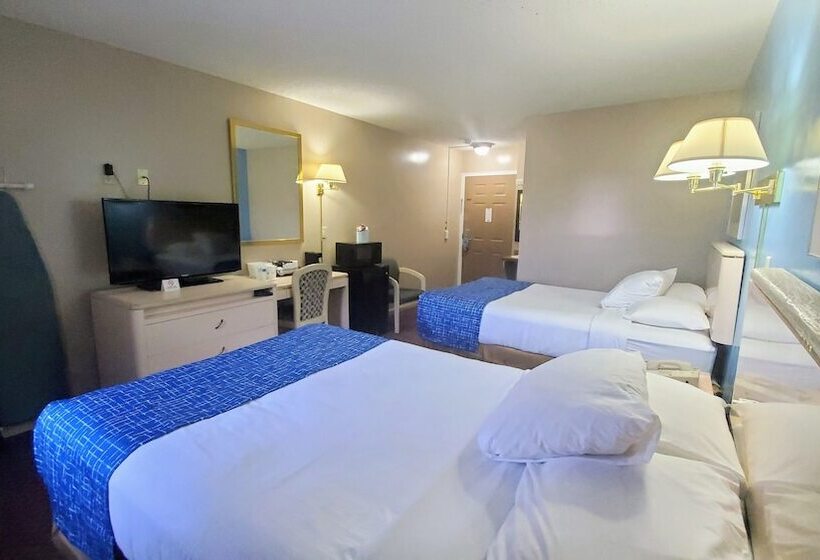 带2个双人床的标准工作室, Travelodge By Wyndham Hershey