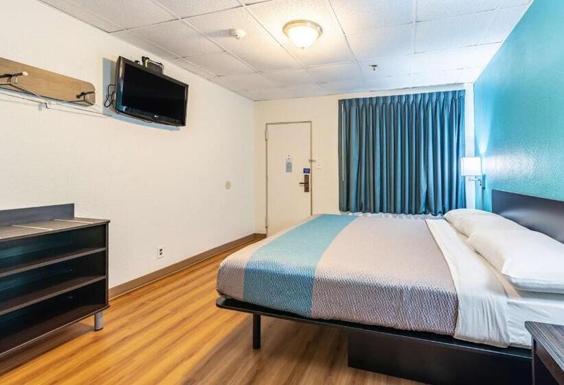 带大床的标准间, Motel 6 elmsford, Ny  White Plains