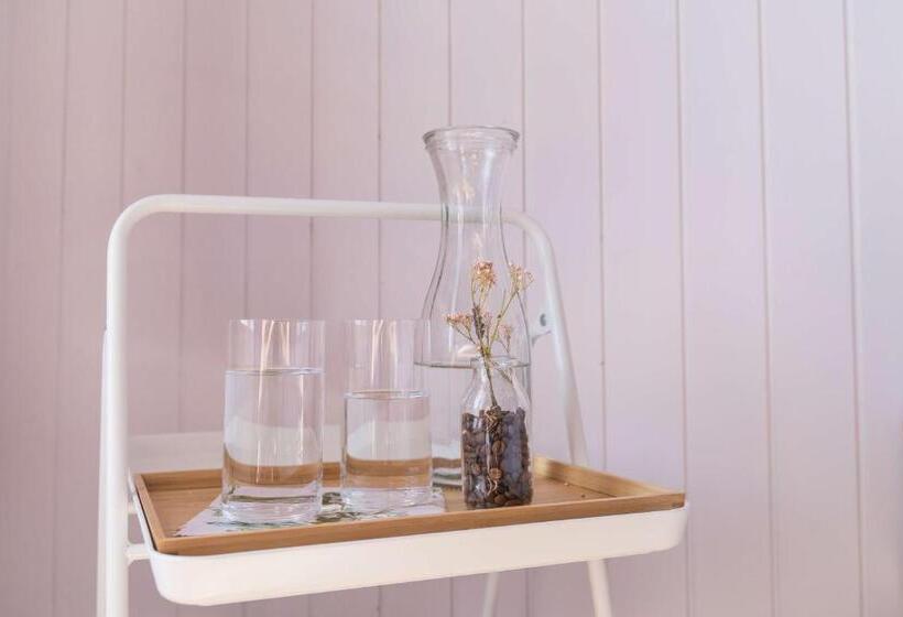 اتاق استاندارد با بالکن, La Belle Vue Boutique Hotel & Café