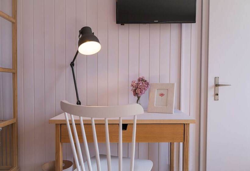 Семейный Номер, La Belle Vue Boutique Hotel & Café