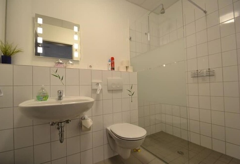 带共用卧室公用房间的床, Arena Hostel & Monteurzimmer