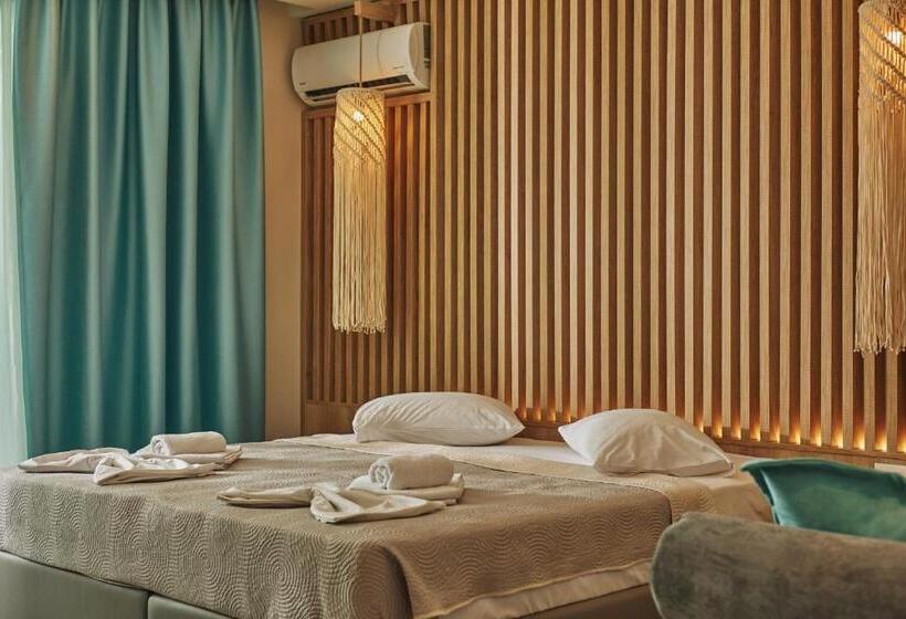 سوییت جونیور با چشم‌انداز استخر, Iniohos Zante Hotel & Suites