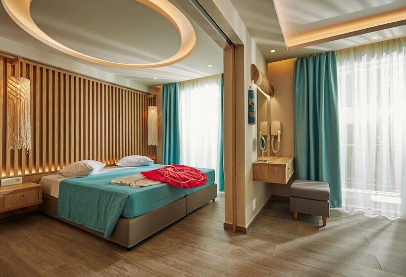 سوییت لوکس, Iniohos Zante Hotel & Suites