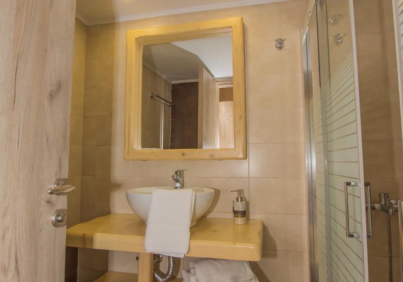 اتاق لوکس, Iniohos Zante Hotel & Suites