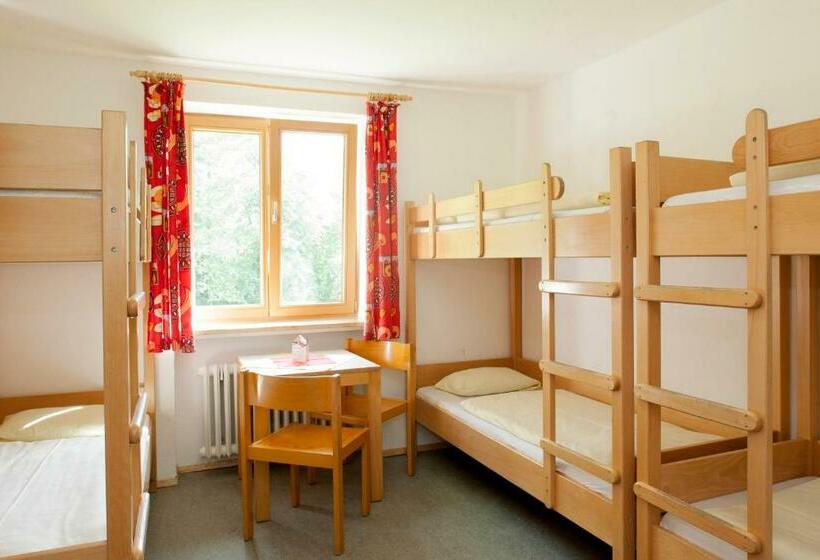 Quarto Quádruplo Estandar, Jugendherberge Schliersee