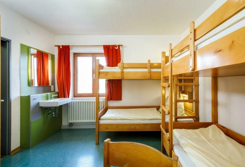 Quarto Quádruplo Estandar, Jugendherberge Schliersee