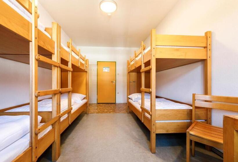 Quarto Quádruplo Estandar, Jugendherberge Schliersee