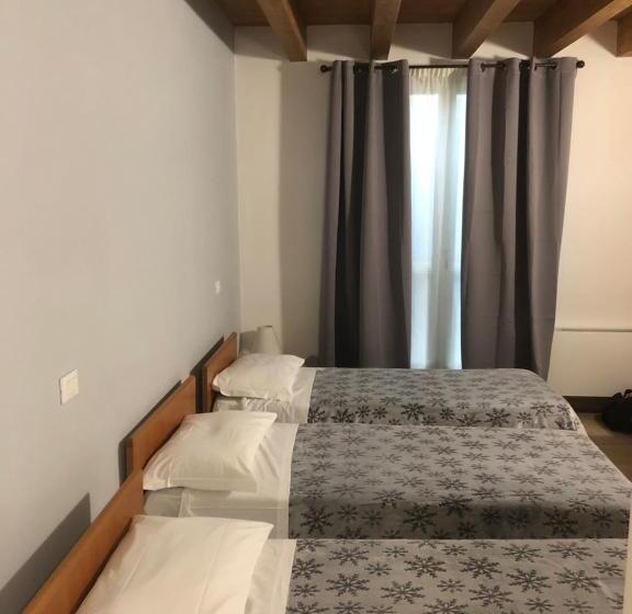 اتاق استاندارد سه نفره, Il Borgo