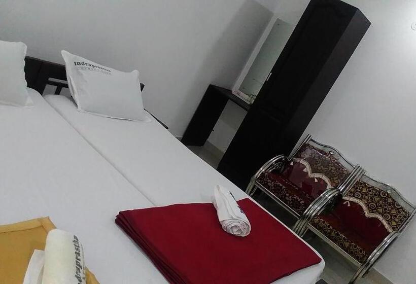 Quarto Deluxe, Indraprastha Tourist Home