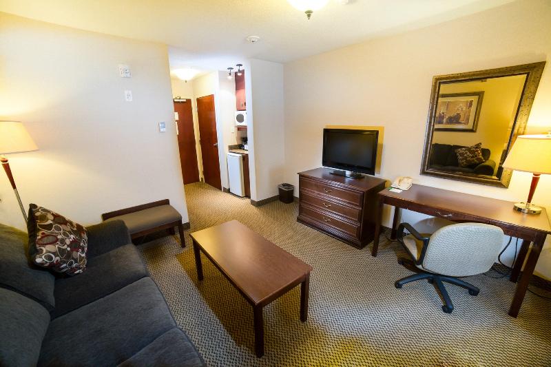 キングサイズベッドのスイートルーム, Holiday Inn Hotel & Suites West Edmonton, An Ihg