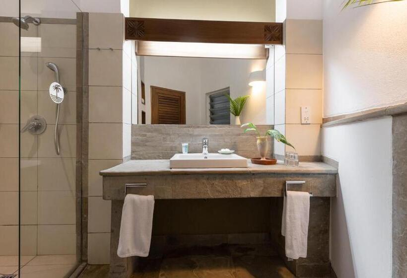 بانگلوی استاندارد با چشم‌انداز دریا, Severin Sea Lodge