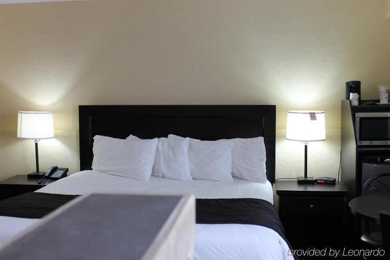 Quarto Estandar Cama King, Travelodge By Wyndham Sarnia