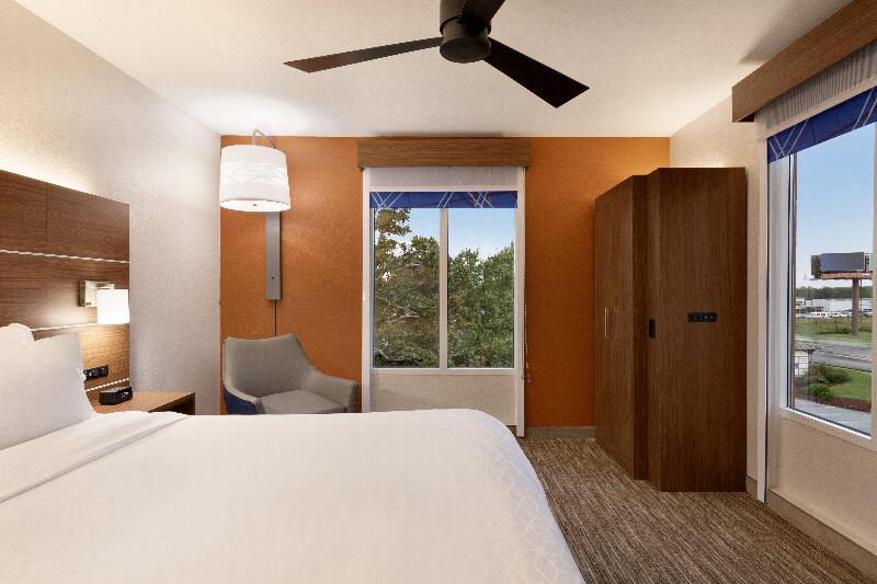 Стандартный Номер Кровать Кинг, Holiday Inn Express Hotel & Suites Opelika Auburn, An Ihg