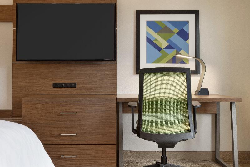 Люкс Адаптированный для Инвалидов, Holiday Inn Express Hotel & Suites Opelika Auburn, An Ihg