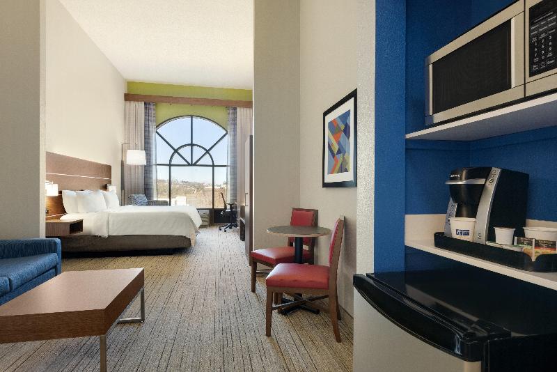 Люкс Кровать Кинг, Holiday Inn Express Hotel & Suites Opelika Auburn, An Ihg
