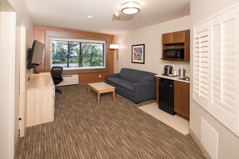 Люкс Кровать Кинг, Holiday Inn Express Hotel & Suites Bay City, An Ihg