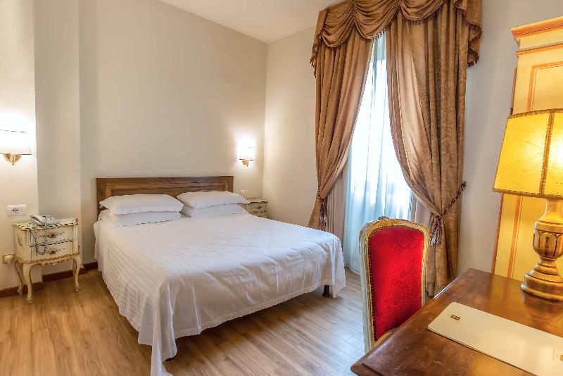Стандартный Номер Кровать Кинг, Holiday Inn Express Hotel & Suites Sedalia, An Ihg