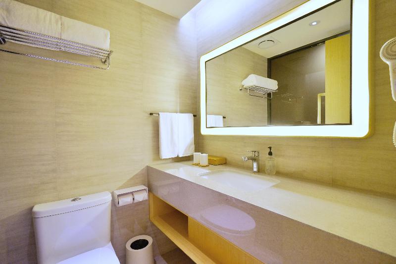 스위트, Holiday Inn Express St. Petersburg North / I 275, An Ihg