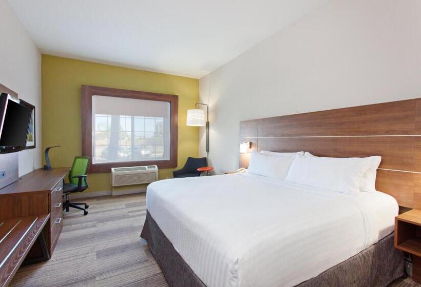 身障者適用キングサイズベッドルーム, Holiday Inn Express & Suites Corona, An Ihg