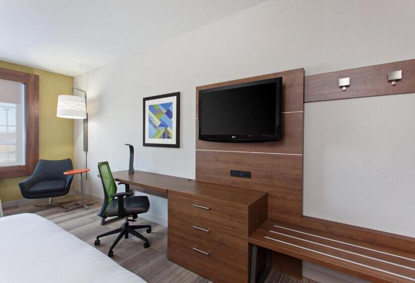 スイート, Holiday Inn Express & Suites Corona, An Ihg