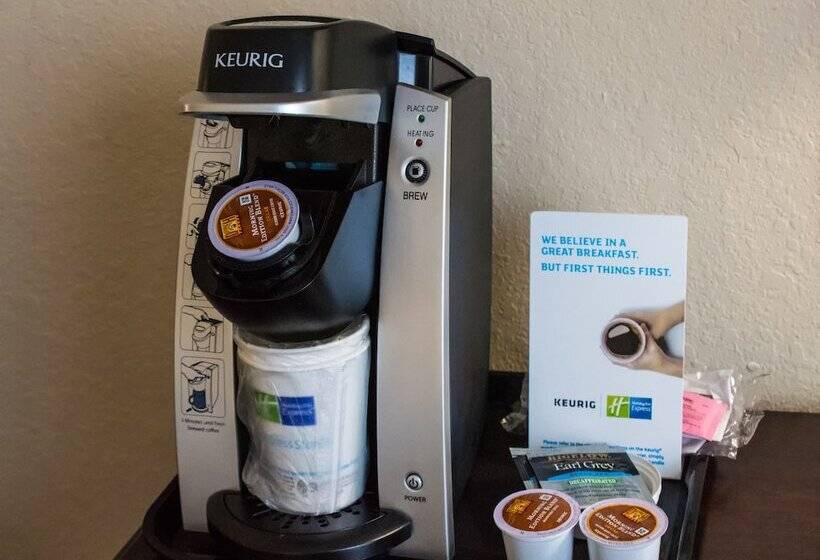 Номер Стандарт, Holiday Inn Express Hotel & Suites Kinston, An Ihg