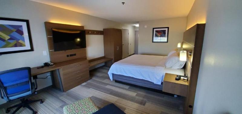 Люкс Кровать Кинг, Holiday Inn Express Hotel & Suites Kinston, An Ihg