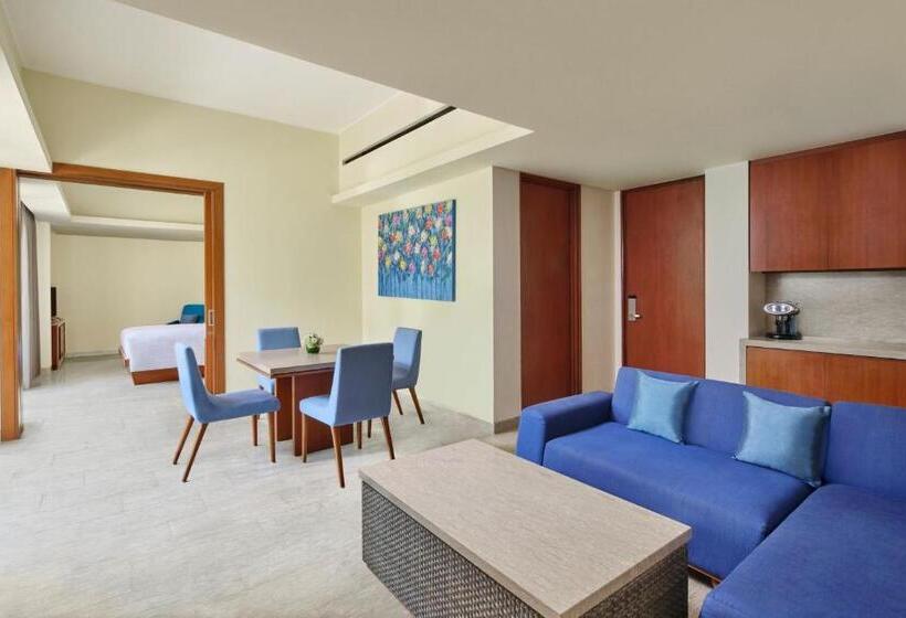 Люкс Кровать Кинг, Courtyard By Marriott Bali Nusa Dua Resort