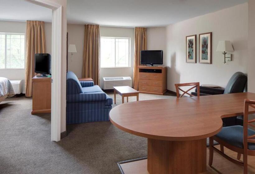 Люкс Кровать Кинг, Candlewood Suites La Crosse, An Ihg