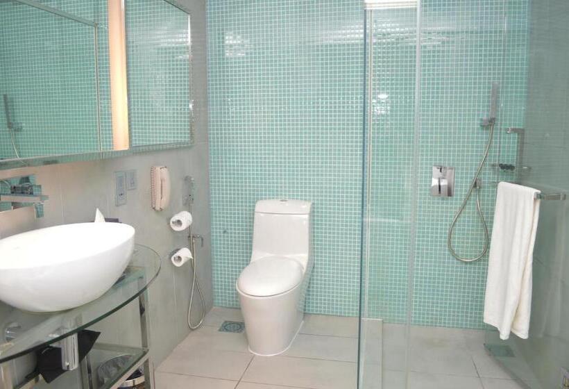 اتاق سوپریور با تخت بزرگ, Wyndham Grand Bangsar Kuala Lumpur