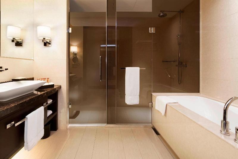 스탠다드 룸 킹사이즈 침대, Sheraton Grand Incheon
