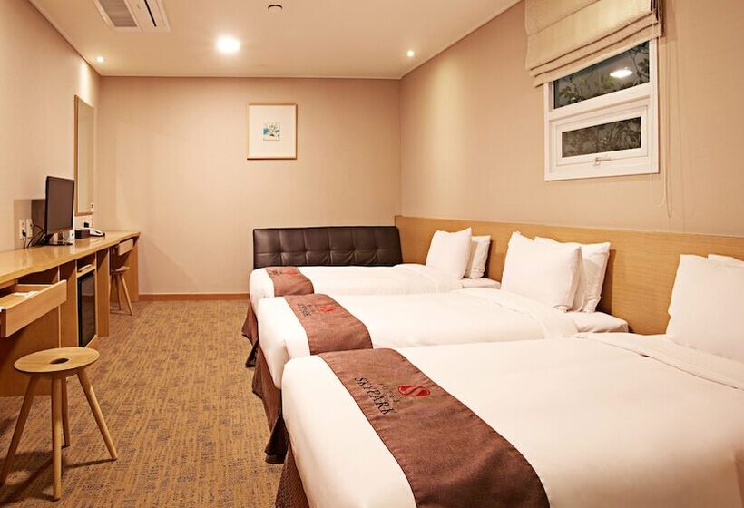 Номер Стандарт Трехместный, Skypark Myeongdong 3