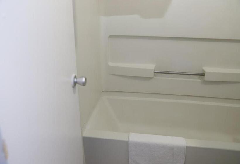 Стандартный Номер Кровать Кинг, Super 8 By Wyndham Florence Sc I 95 North   Hwy 76