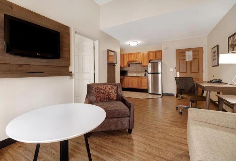 キングサイズベッドのスイートルーム, Staybridge Suites Tallahassee I 10 East, An Ihg