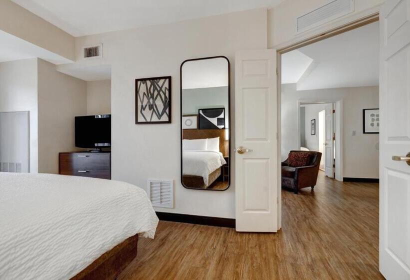キングサイズベッドのスイートルーム, Staybridge Suites Tallahassee I 10 East, An Ihg