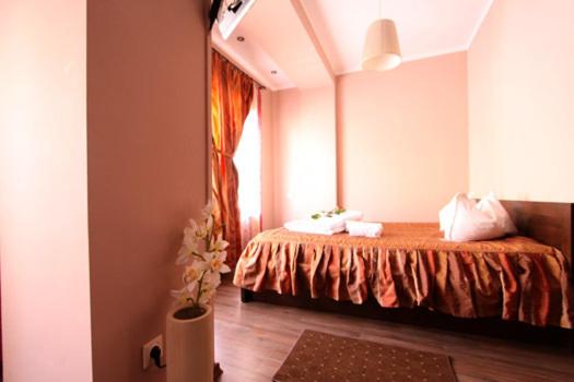 آپارتمان خانوادگی, Ave Hotel Victoriei