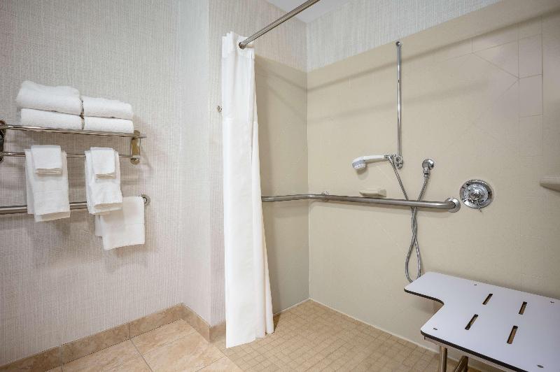 Стандартный Номер Кровать Кинг, Hampton Inn Raynhamtaunton