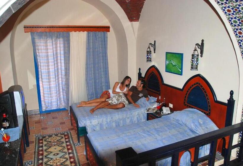 اتاق استاندارد سه تخته با چشم‌انداز باغ, Faraana Height Aqua Park Resort