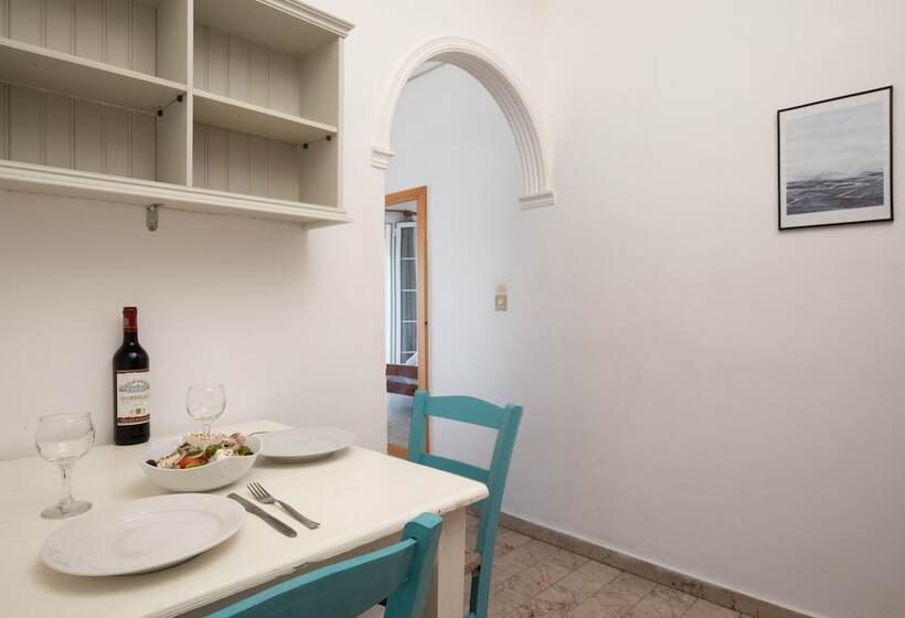 استودیوی سوپریور, Island Kavos