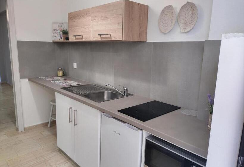 Номер Deluxe Вид на Сад, Valentinos Apartments