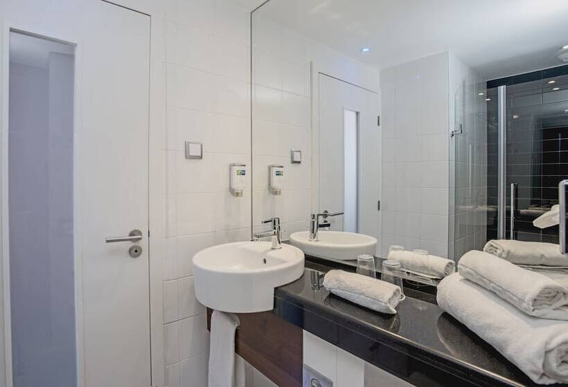 Номер Стандарт, Holiday Inn Express Lisbon Alfragide, An Ihg