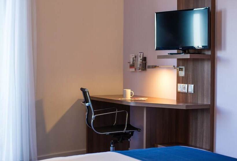 Номер Стандарт, Holiday Inn Express Lisbon Alfragide, An Ihg