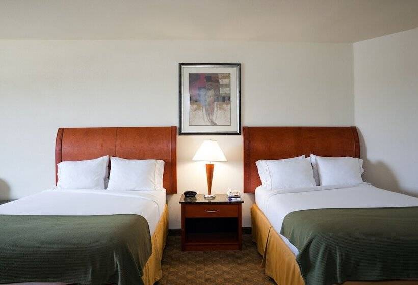 Люкс, Holiday Inn Express Hotel And Suites Fairfield North, An Ihg